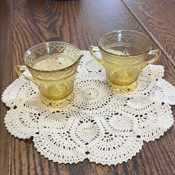 Vintage depression glass sugar and creamer Other - Vintage Yellow depression Glass Sugar and Creamer Set